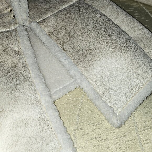 WHBM ECRU/CREAM FAUX SHEARLING STYLE ASYMMWTRICAL HIP LENGTH JACKET SIZE XSP - Picture 10 of 16